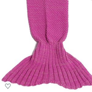 Never before use pink mermaid, tail blanket